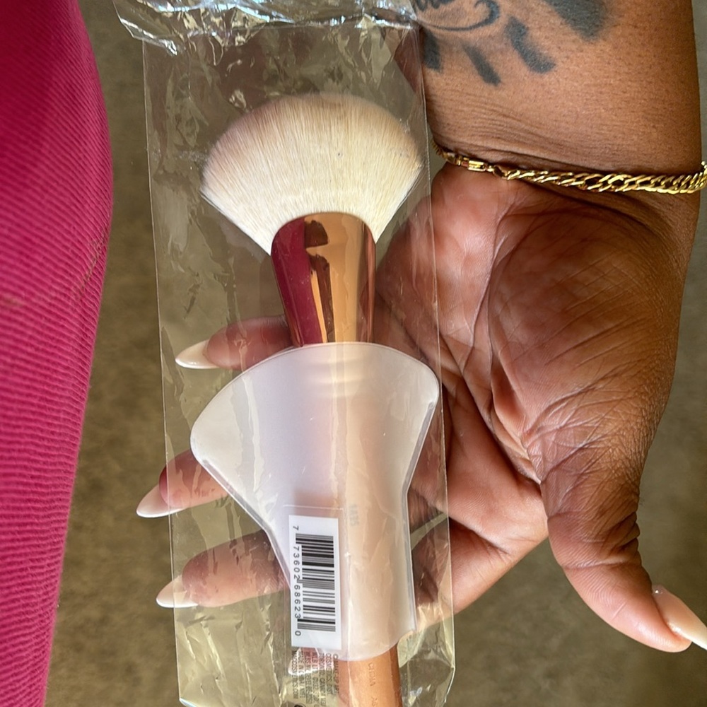 Makeup bundle NWT - Picture 3 of 16